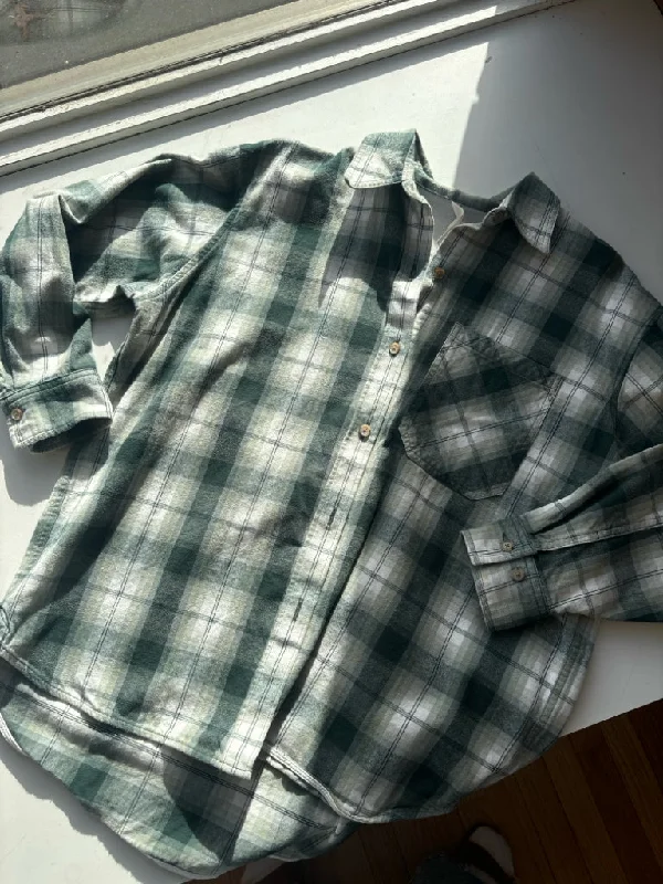 Babaton Size 2 Shirts (Pre-owned)-- Front Pockets Side Pockets Patch Pockets