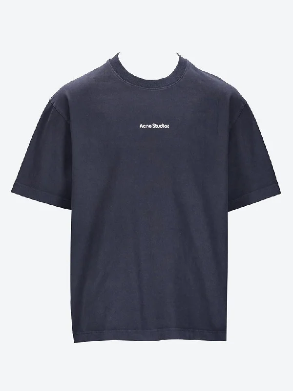 Relaxed fit stamp logo t-shirt-- Collared Crew Neck Turtle Neck