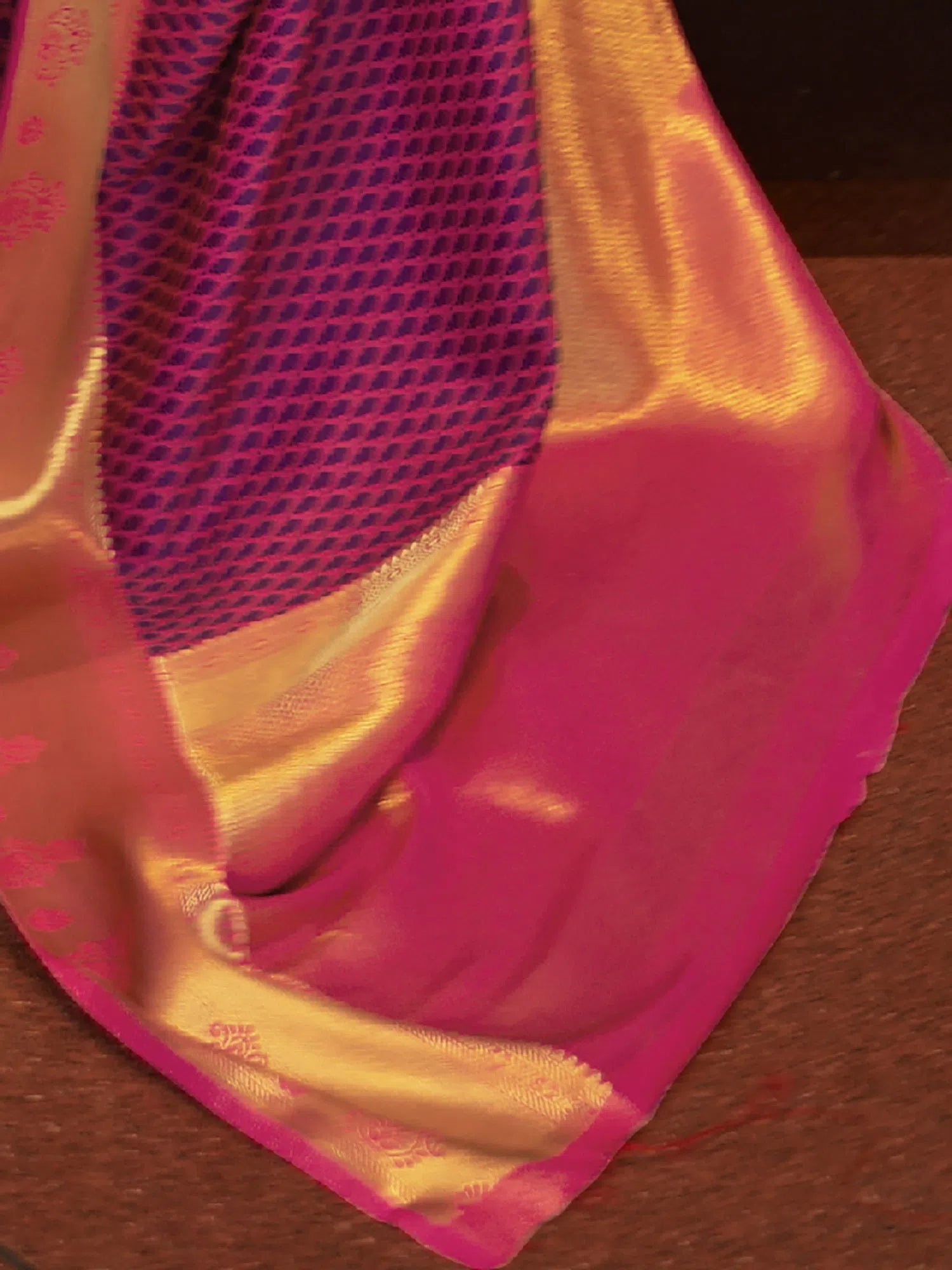 Saree Mall Women's  Blend Pink Woven Design Handloom Saree With Blouse Piece-KURVEN262005 Balloon Sleeve Blouse