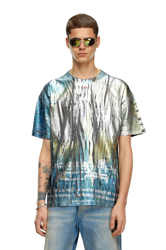 T-shirt with creased foil treatment-- Casual Formal Business