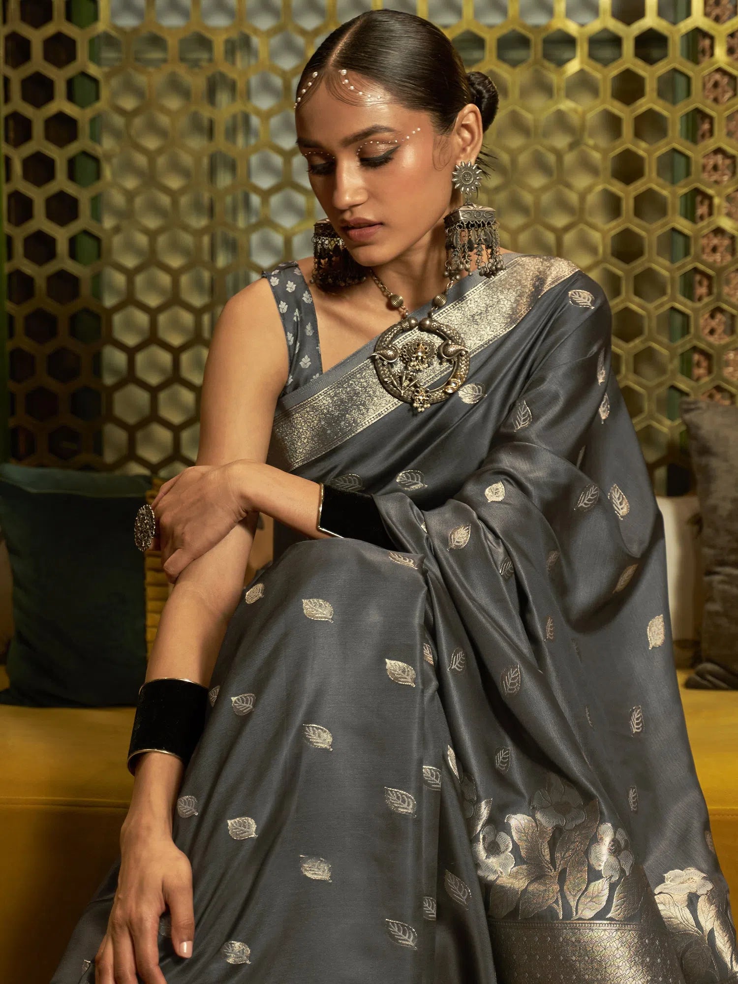 Saree Mall Women's  Blend Green Woven Design Designer Saree With Blouse Piece-KRDHYA287005 Puff Sleeve Blouse