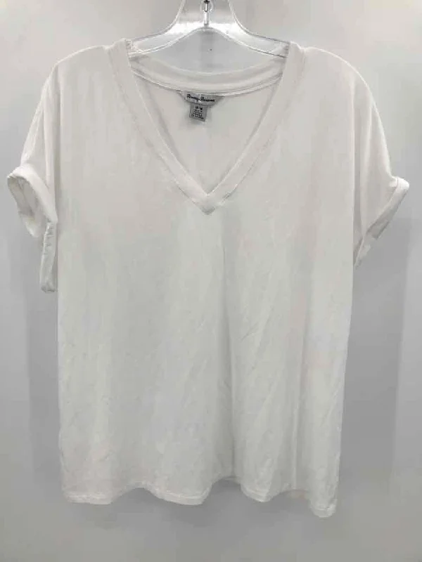 Pre-Owned Tommy Bahama White Size Medium T-shirt-- Houndstooth Herringbone Solid
