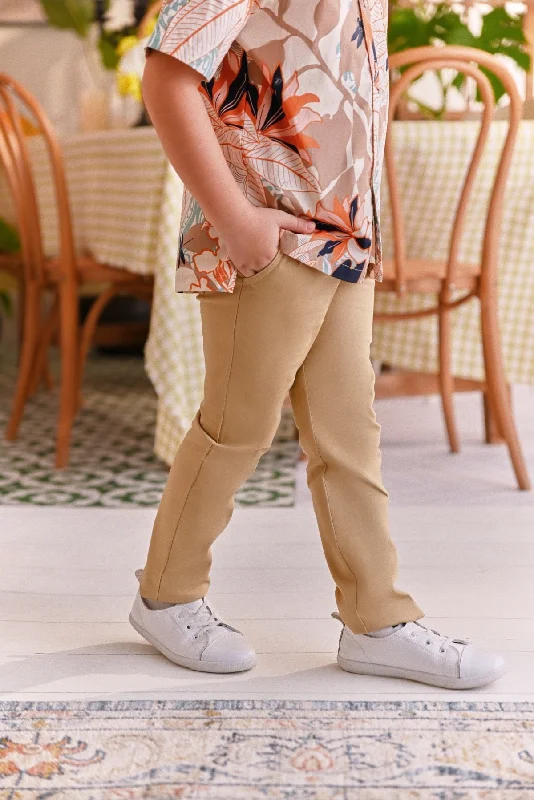 The Perfect Slim Fit Pants - British Khaki Chic Faux Leather Pants