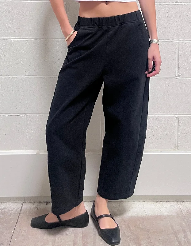 Arc Pants in Black Canvas Fashionable Tapered Leg Pants